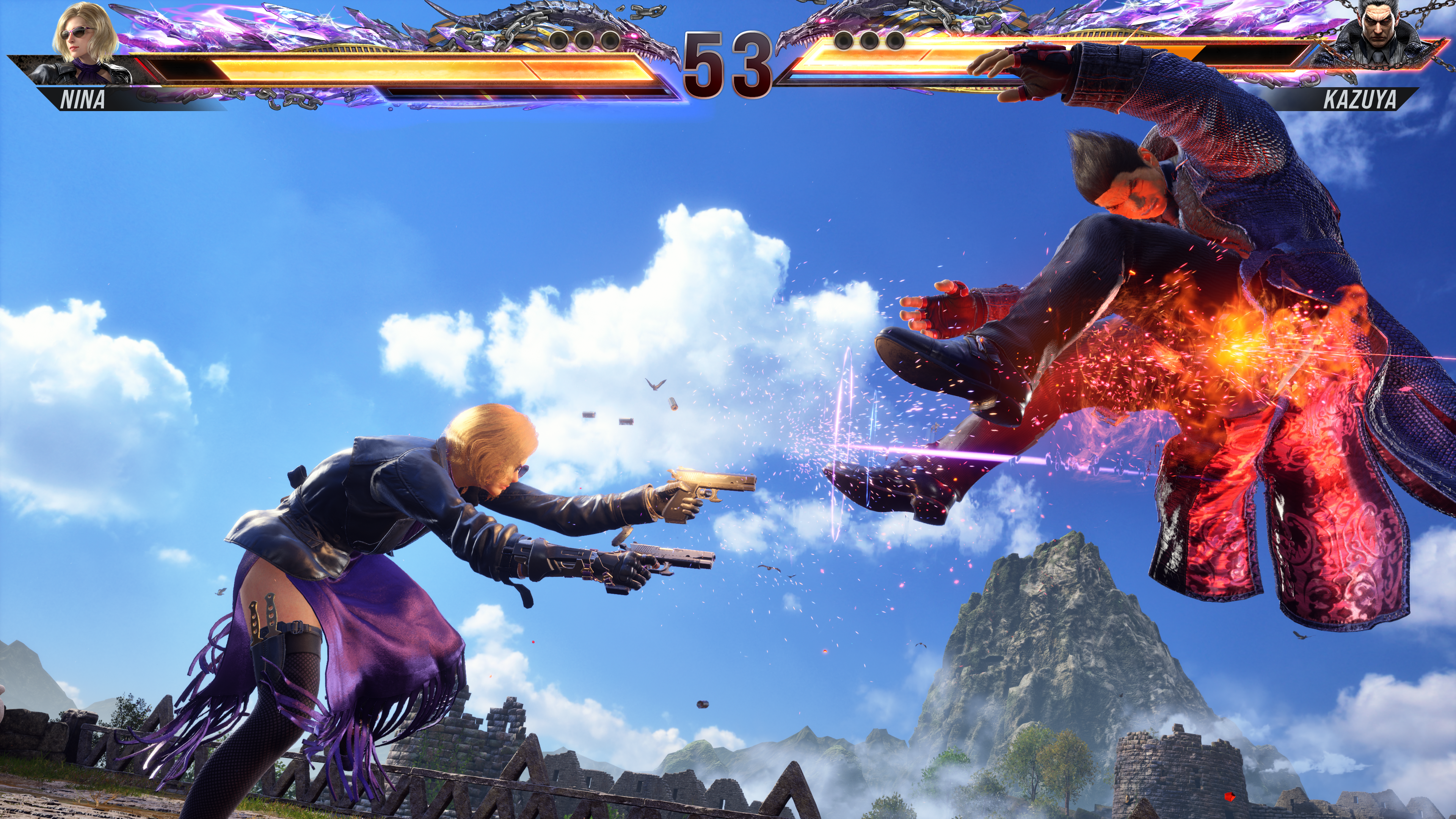 Nina Williams dispara a Kazuya con sus pistolas duales durante su Heat Smash en Tekken 8