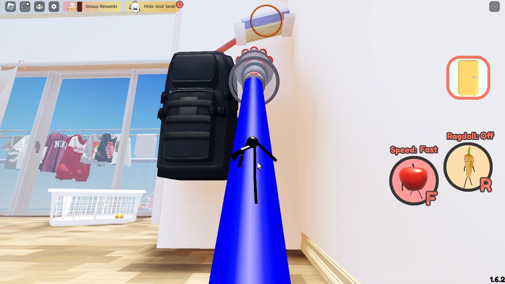 Roblox: Secret Staycation, el caviar caminando sobre la aspiradora