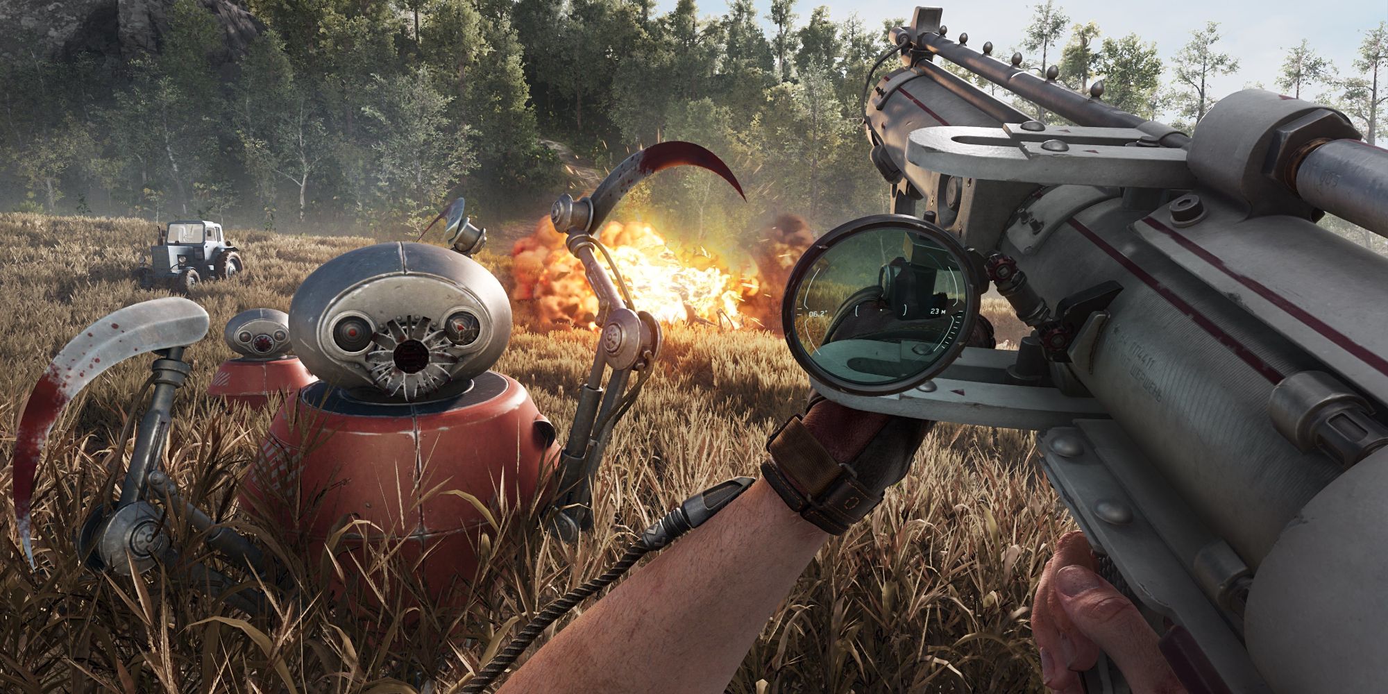Alguien disparando a unos robots asesinos con una bazuca en un campo en Atomic Heart