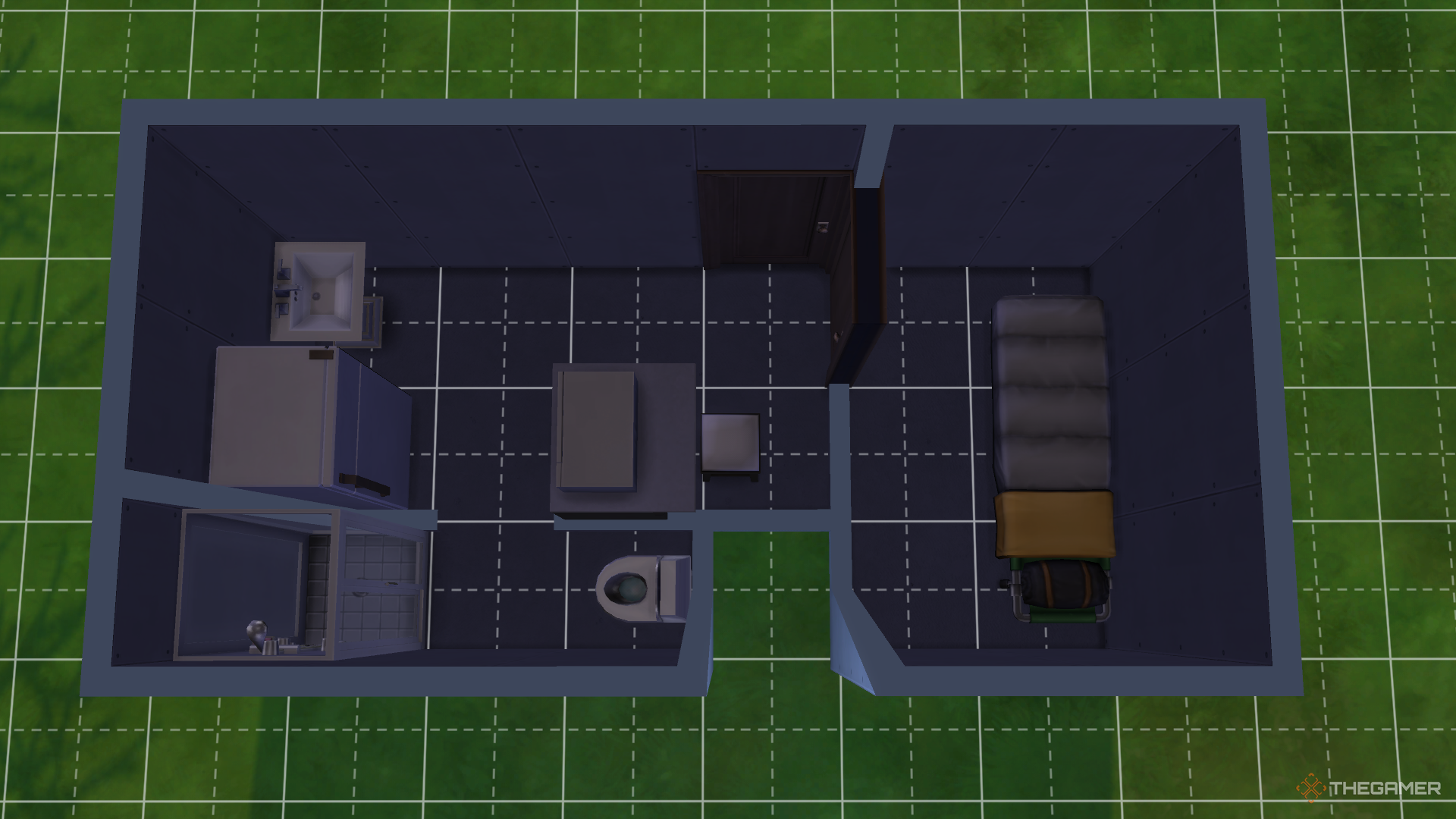 Una pequeña casa con lo mínimo necesario en Los Sims 4. No hay luces ni ventanas y el espacio para caminar es mínimo.
