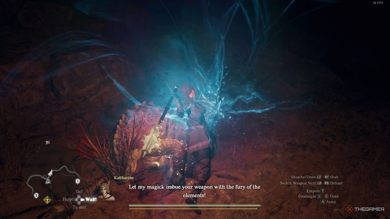 Un jugador golpeando al monstruo saurio en Dragon's Dogma 2