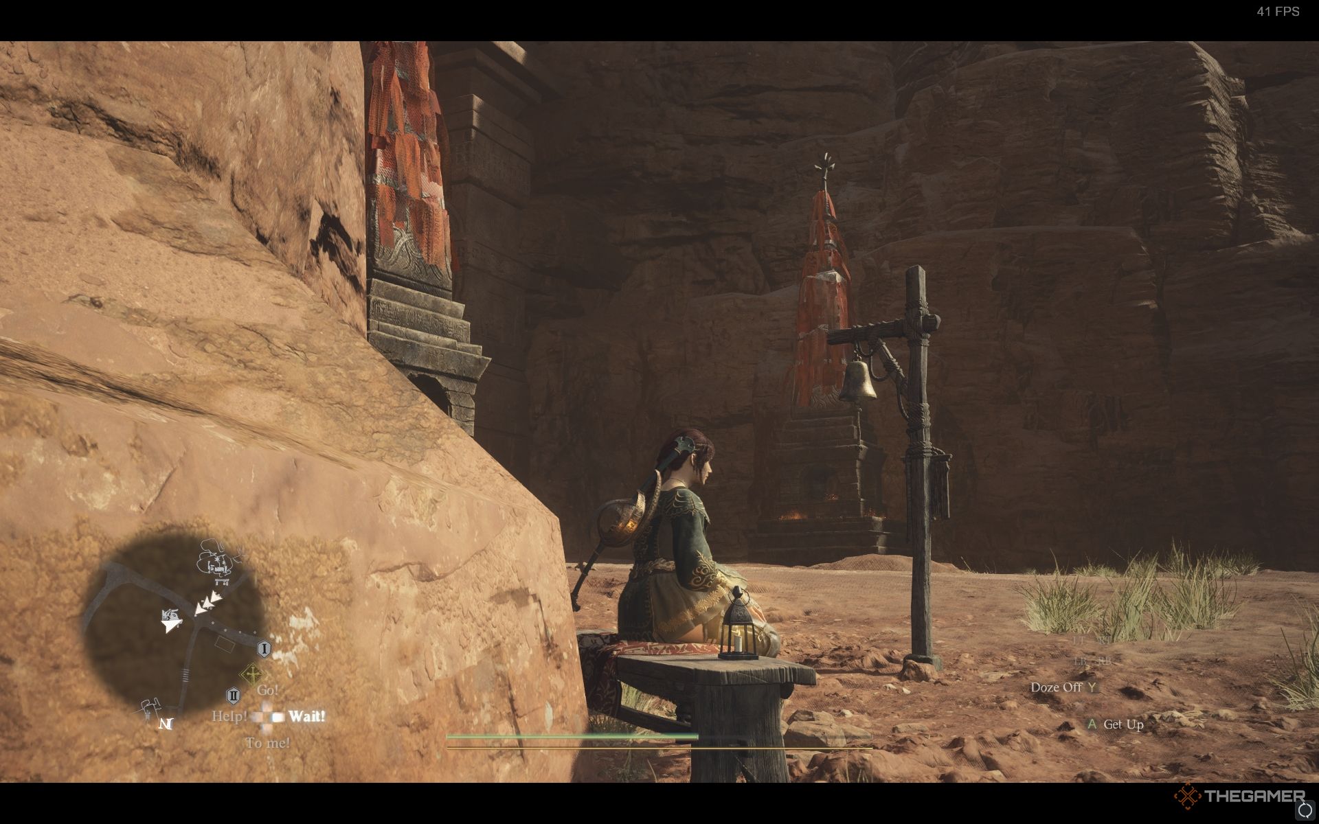 Un jugador sentado en un banco para pasar el tiempo y los días en Dragon's Dogma 2