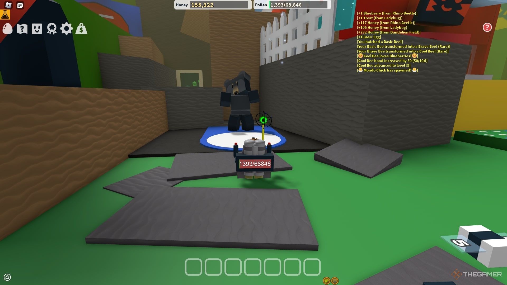 De pie frente al NPC Black Bear en Bee Swarm Simulator en Roblox.