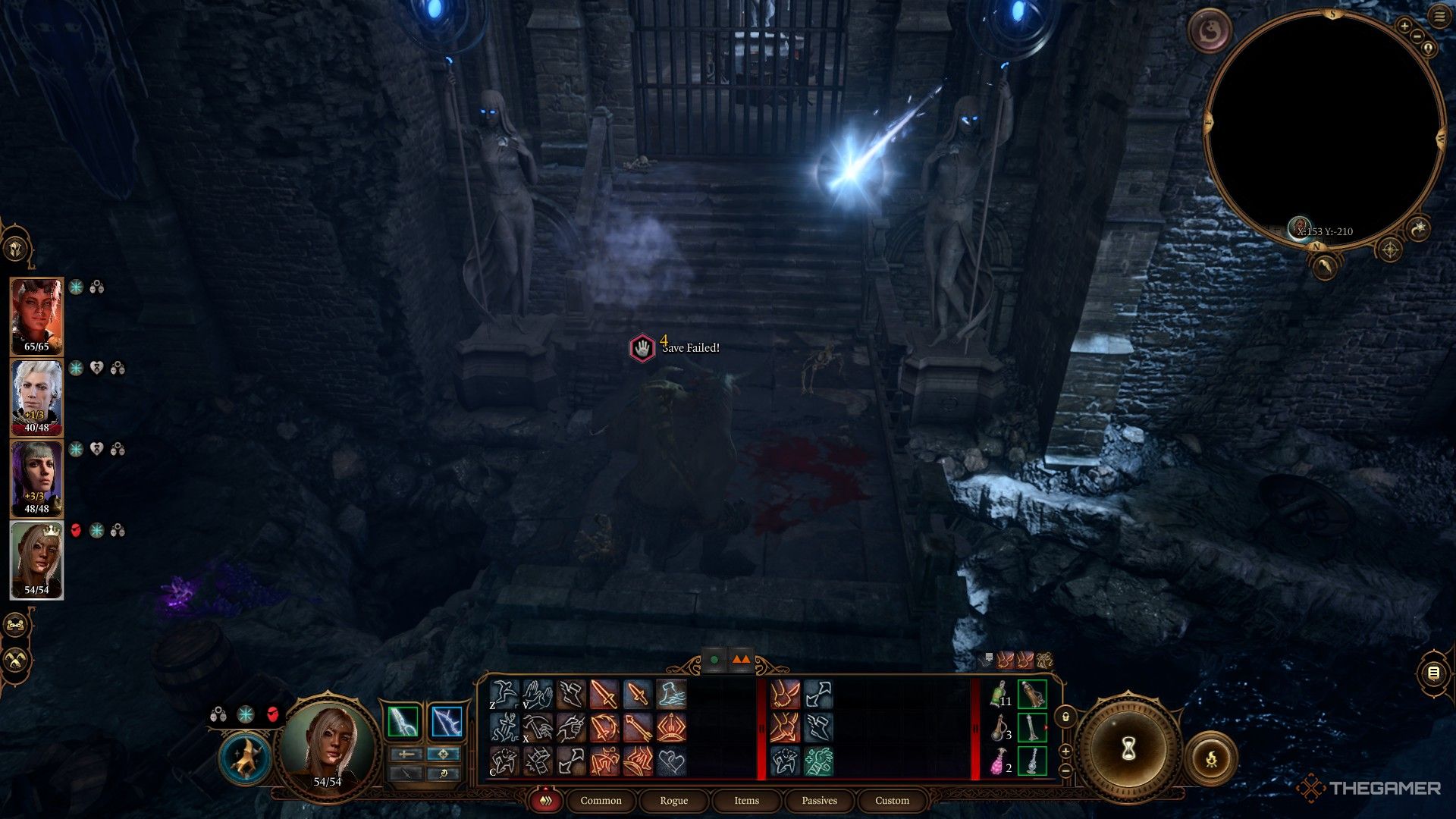Un minotauro disparado por una luz azul radiante en Baldur's Gate 3.