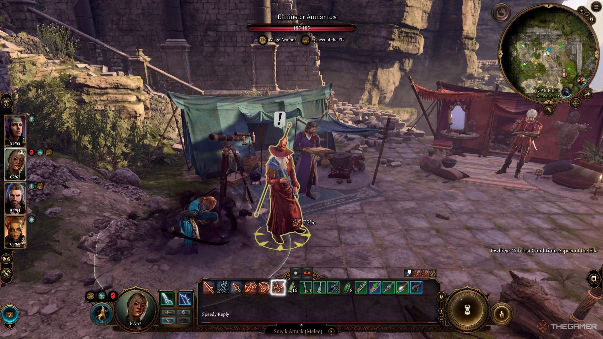 Tav se agachó y se preparó para atacar a un viejo mago en Baldur's Gate 3.