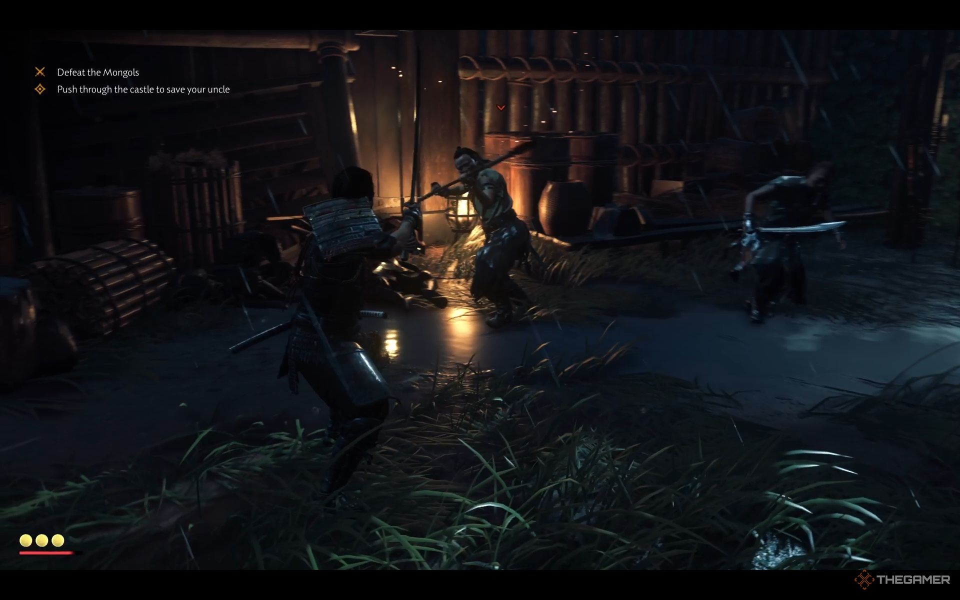 Jin Sakai apuntando a un enemigo con lanza en Ghost Of Tsushima