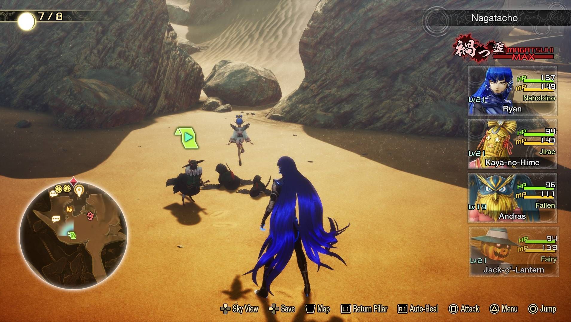 El protagonista cerca de algunos Halphas que dan misiones en Shin Megami Tensei 5 Vengeance