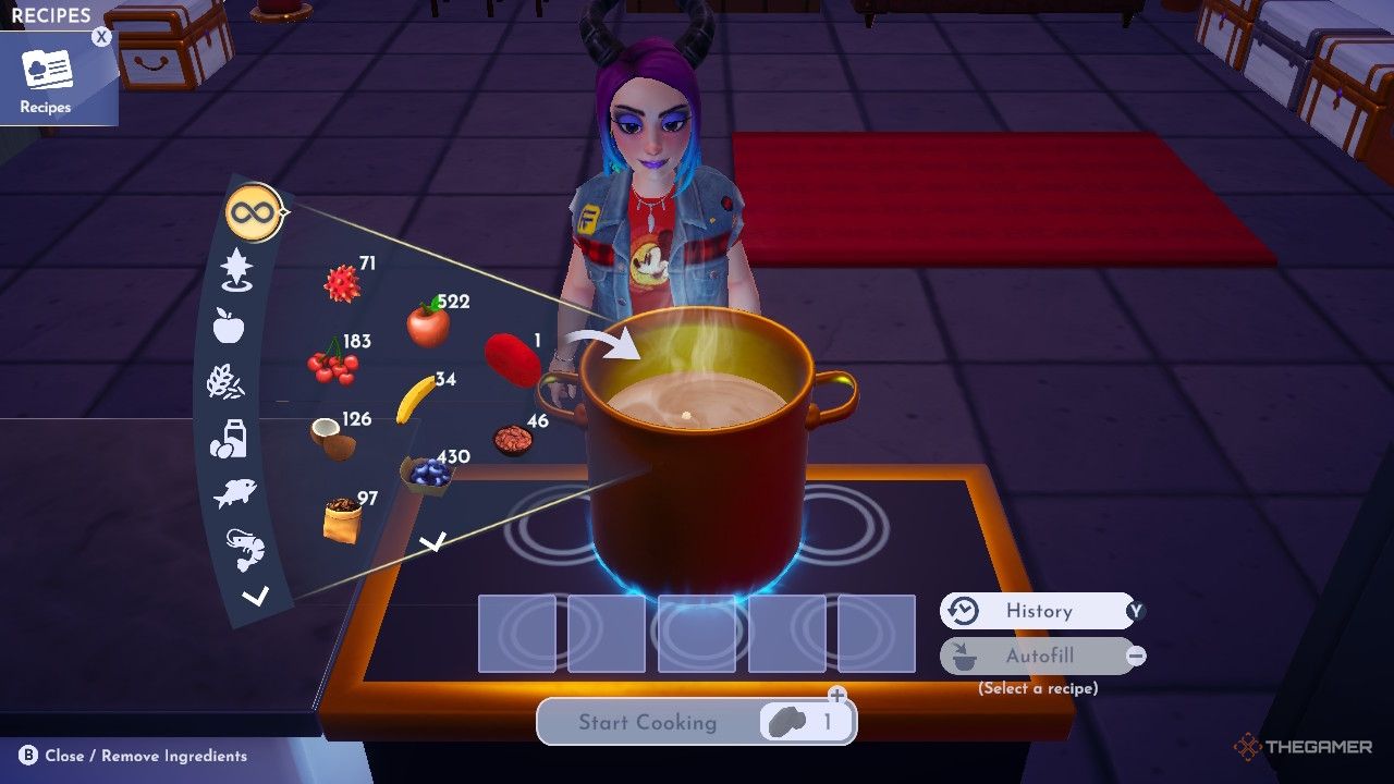 Avatar de Disney Dreamlight Valley de pie frente a una olla sobre una estufa en una casa. Se muestra la interfaz de cocina para la selección de ingredientes. En este juego, incluso se deben cocinar helado de vainilla y otras delicias frías.