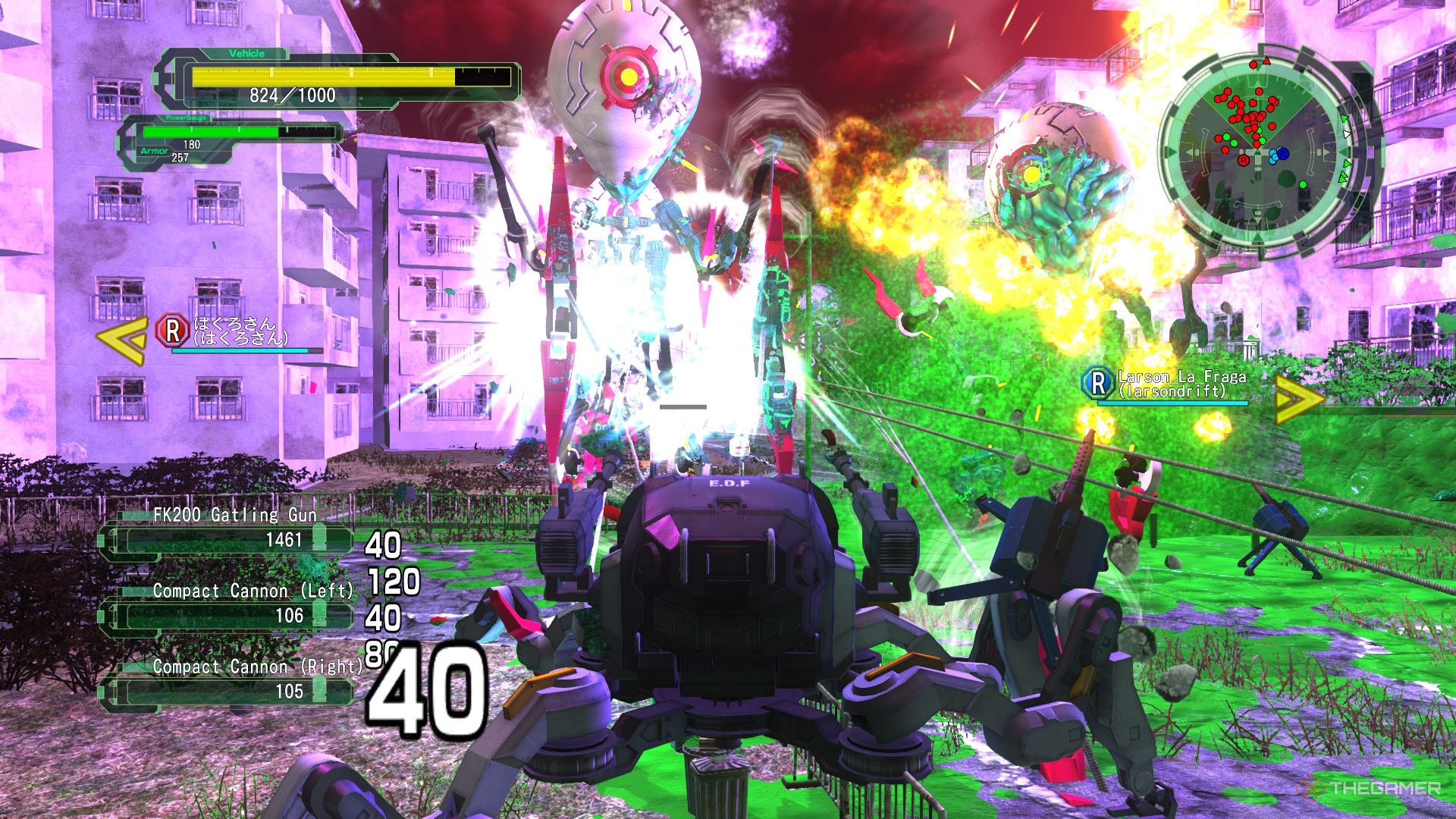 Earth Defense Force 6: Miembro de EDF dentro de un vehículo luchando contra androides.