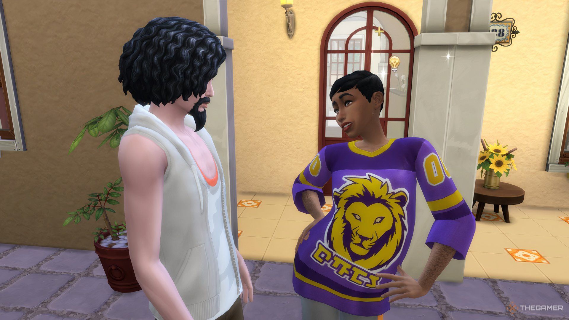 Un Sim coqueteando con otro Sim afuera de su casa en Los Sims 4 Enamorados.