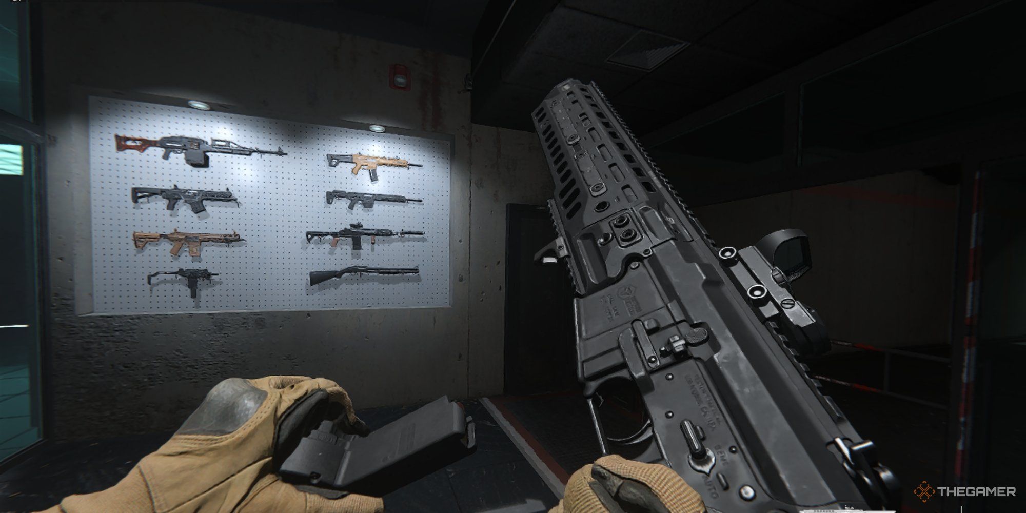 Inspección de AMR9 en la armería en Call Of Duty Warzone
