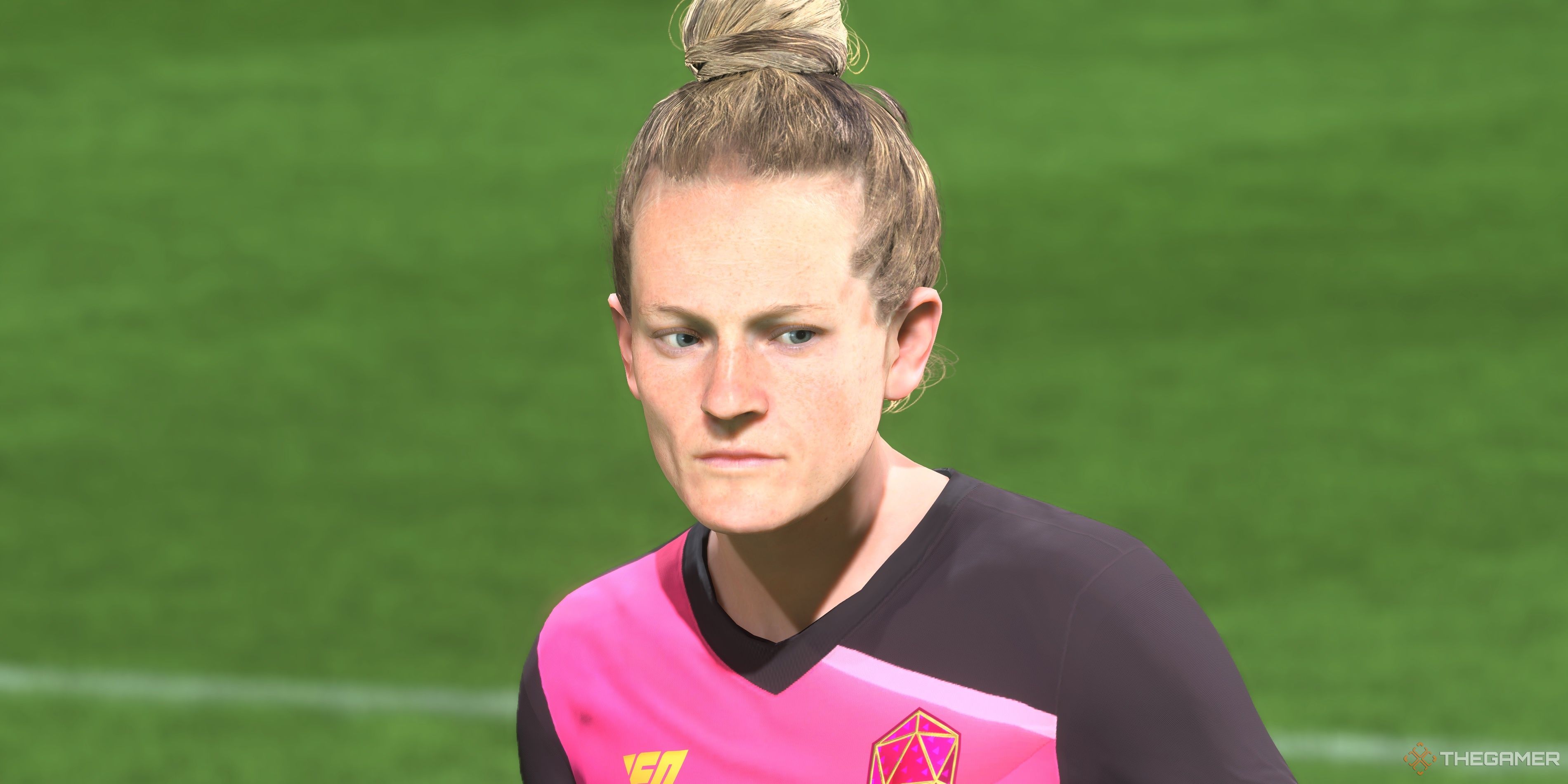 Kristen Hamilton parada sobre un tiro libre en EA Sports FC 24.
