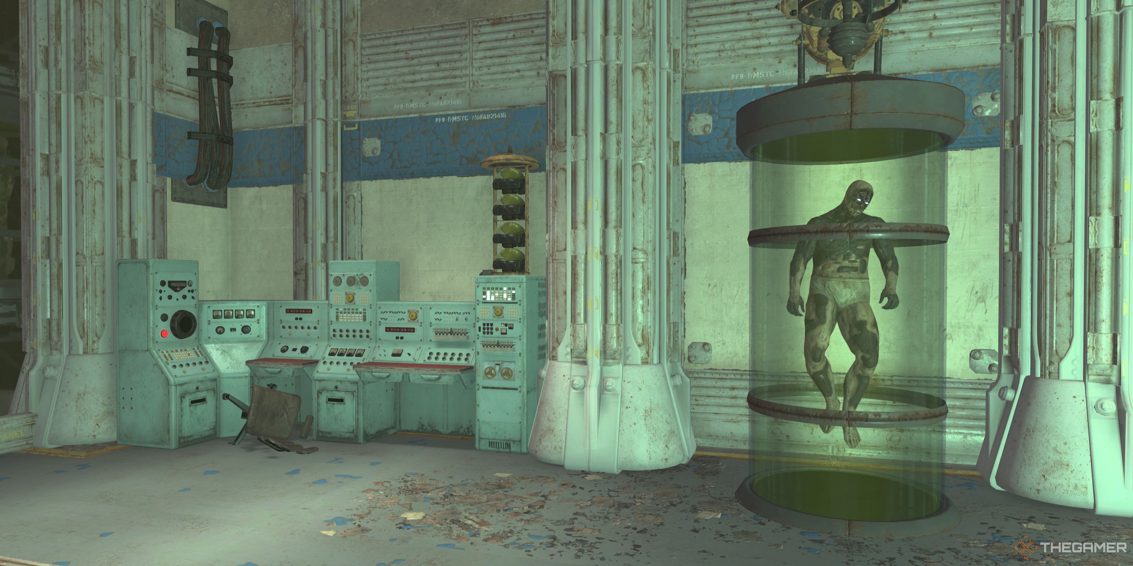 Hugo Stolz flota en una cámara de pruebas junto a una computadora grande en Fallout 76.