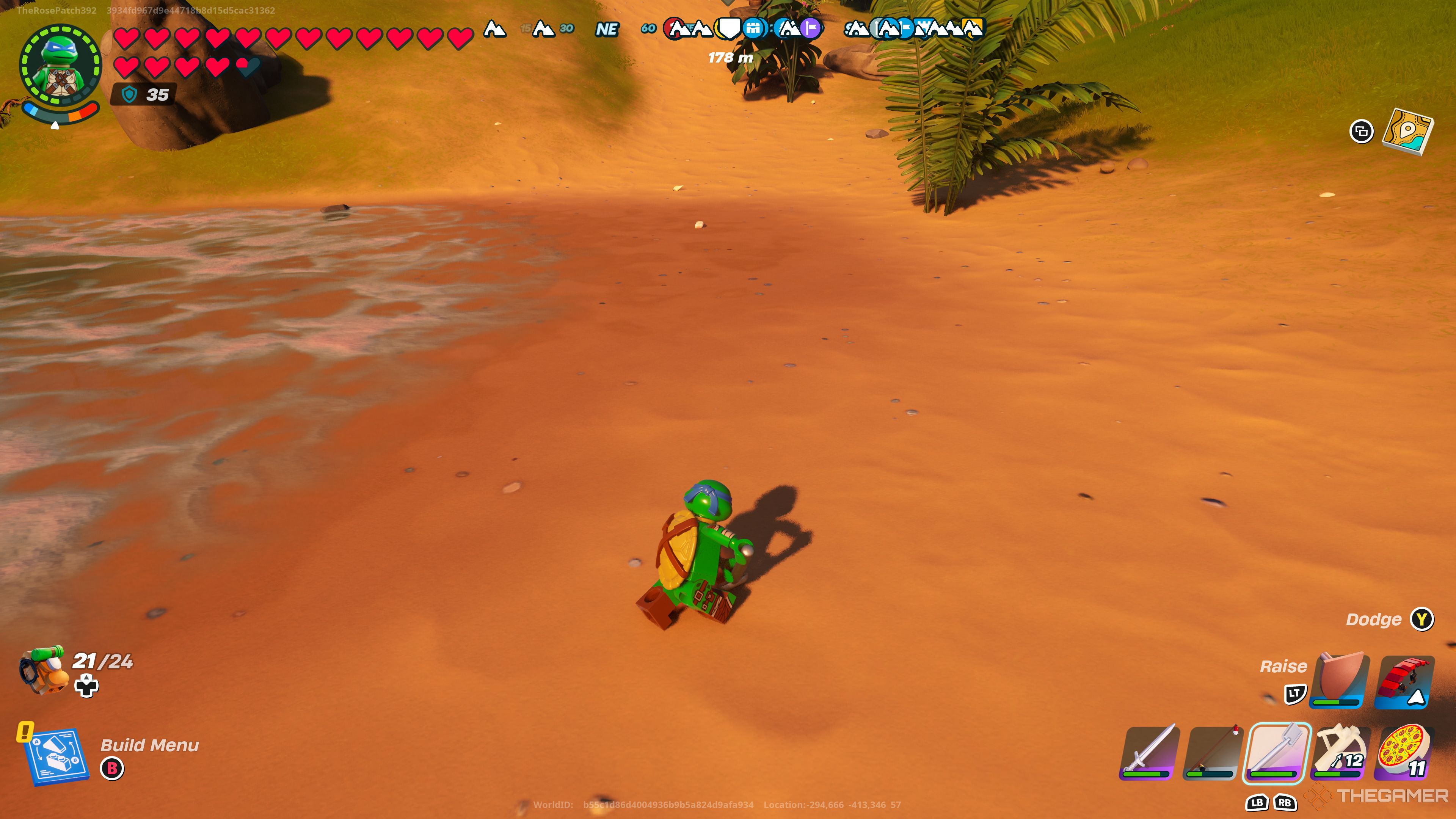 Cavando en busca de arena en la playa en Lego Fortnite