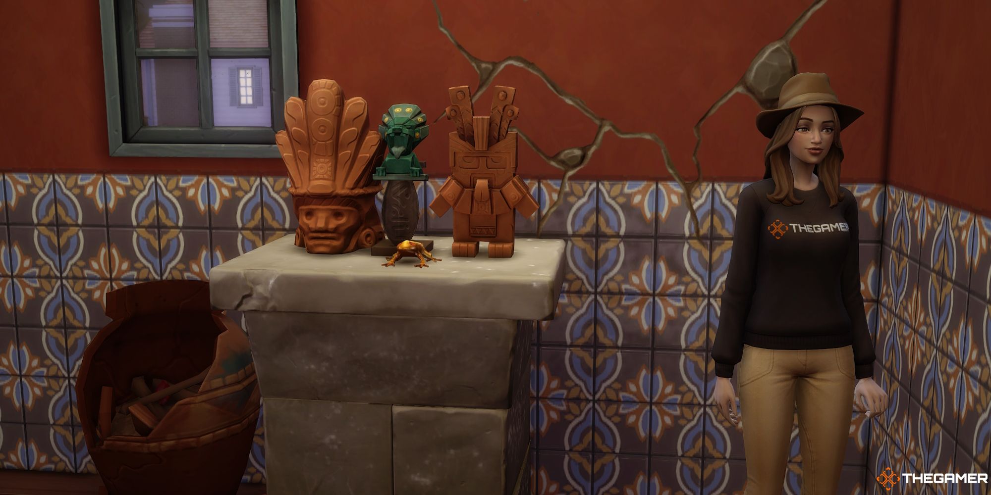 Un Sim se encuentra cerca de su colección de artefactos y tesoros de Omiscan.