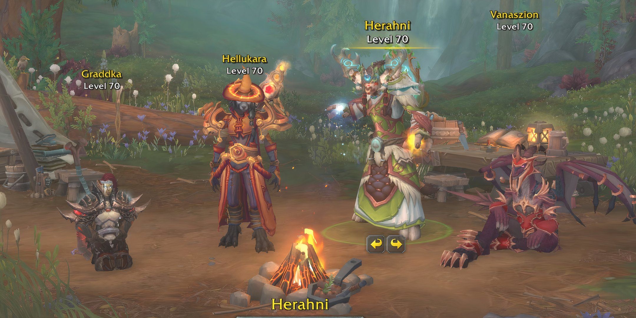 La pantalla de selección de personajes de la banda de guerra, con (de izquierda a derecha) un caballero de la muerte orco, un mago huargen, un druida tauren de Alta Montaña y un evocador dracthyr.